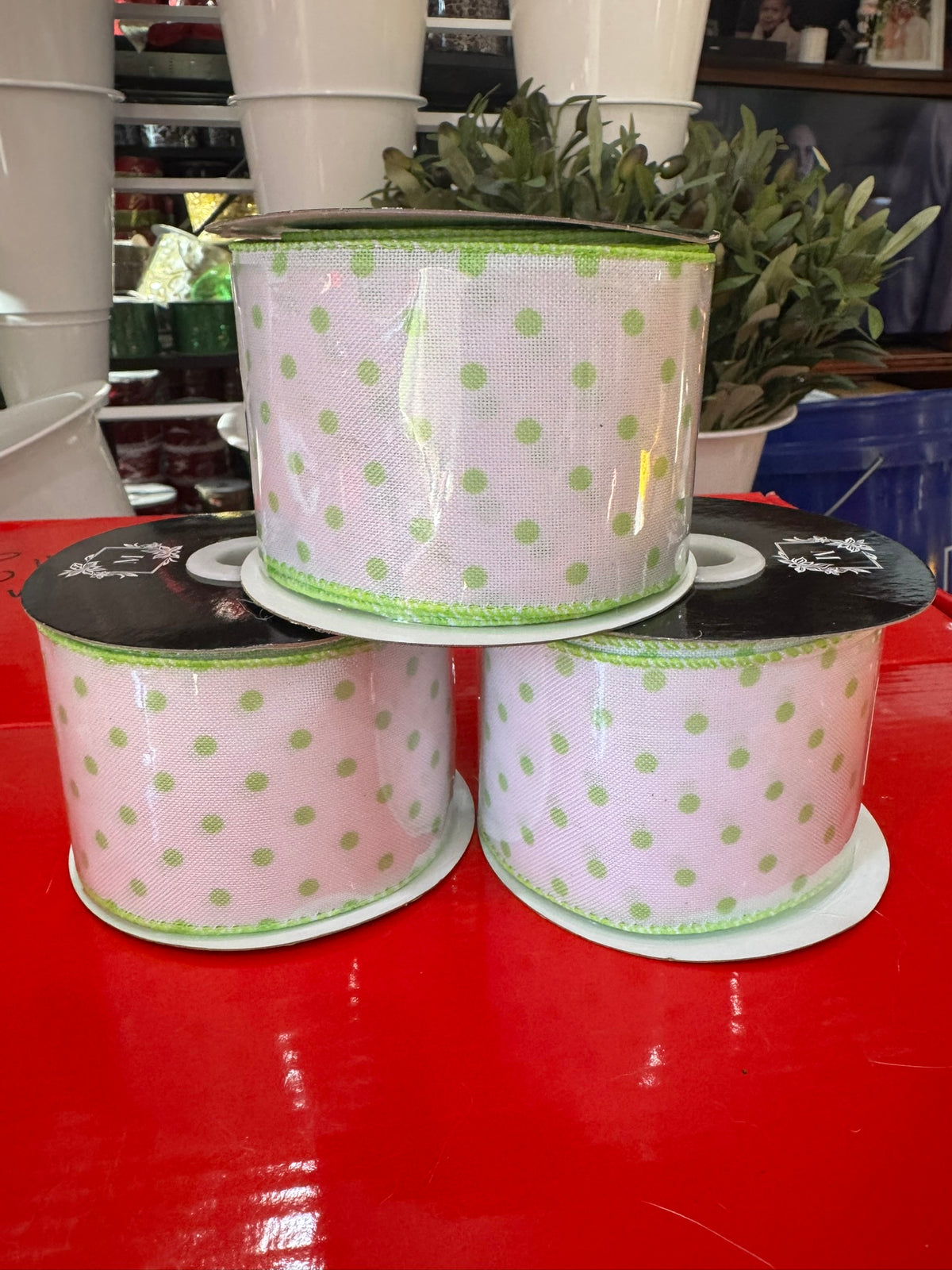 2.5in Light Green Dots